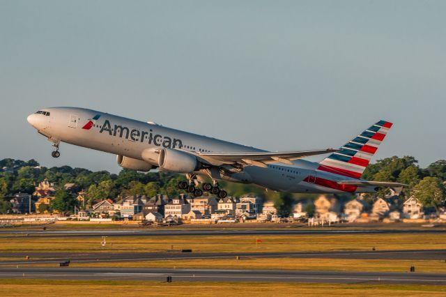 Boeing 777-200 (N799AN)