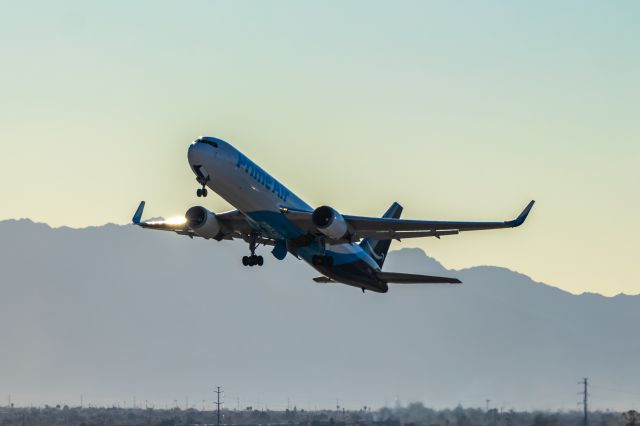 BOEING 767-300 (N251AZ) - Air Transport International 767-300 taking off from PHX on 11/6/22. Taken with a Canon 850D and Tamron 70-200 G2 lens.