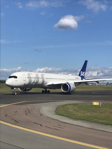 Airbus A350-900 —