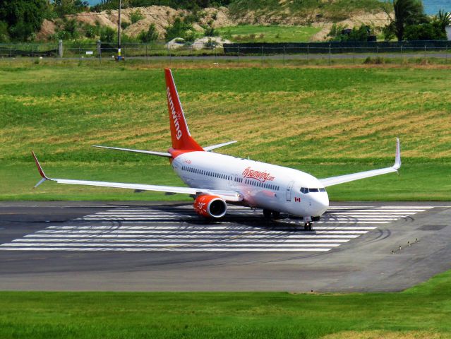 Boeing 737-800 (C-FLSW)