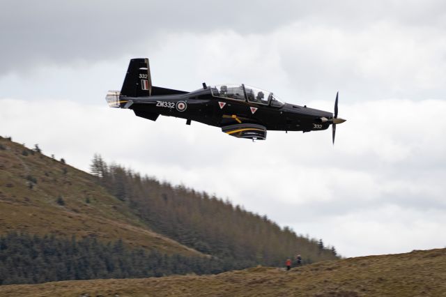 Raytheon Texan 2 (MBB332) - Fellow photographers on Cad East watching BLAZR2, ZM332, Royal Air Force Texan T MK1 (Texan T1), from RAF Valley, zipping through the Mach Loop in Wales on Tuesday, 25 Apr 2023.