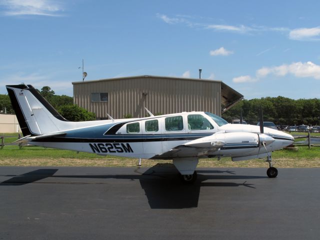 Beechcraft Baron (58) (N625M)