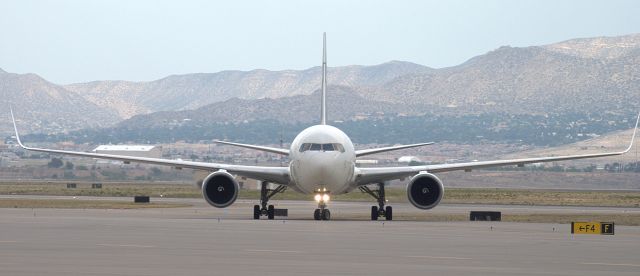 BOEING 767-300 (N319UP)