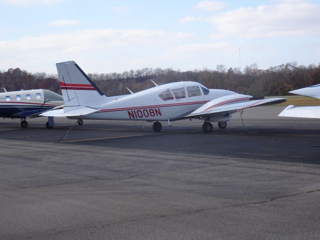 Piper Aztec (N1008N)