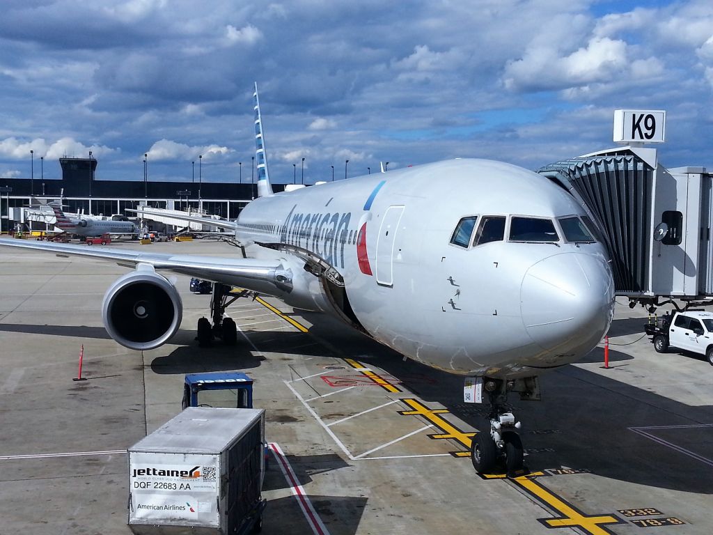 BOEING 767-300 (N348AN) - Docked in at the K9 - ORD 06/26/17