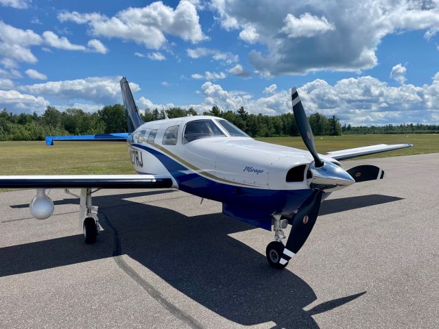 Piper Malibu Mirage (N827RJ)