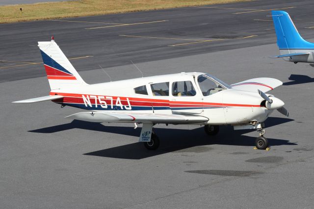 Piper Cherokee Arrow (N7574J)