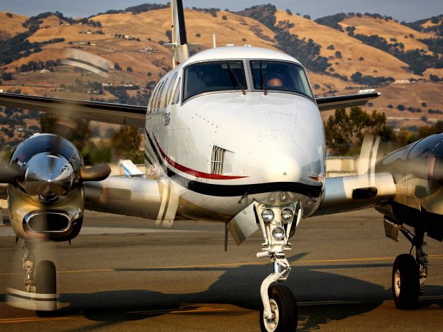 Beechcraft King Air 90 (N8096U)