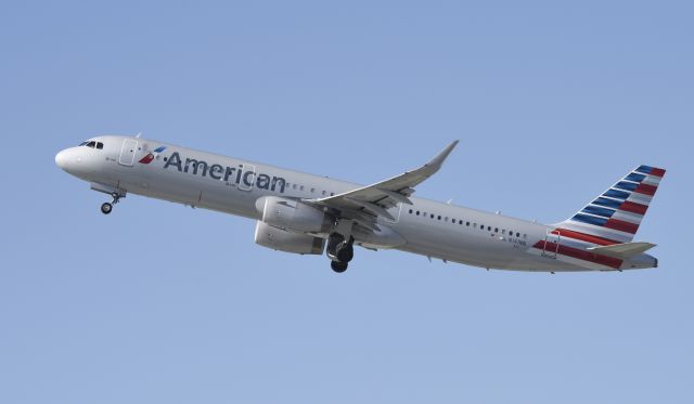 Airbus A321 (N141NN) - Departing LAX on 25L