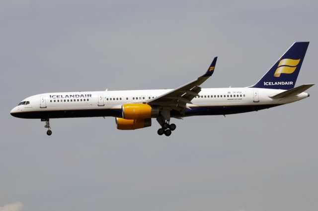 Boeing 757-200 (TF-FIA)