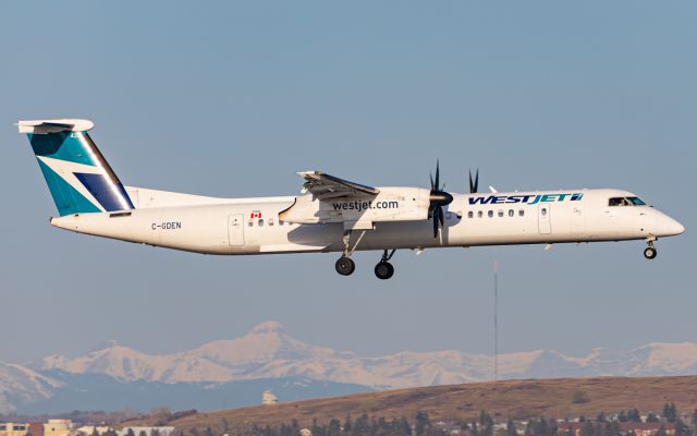 de Havilland Dash 8-400 (C-GDEN)