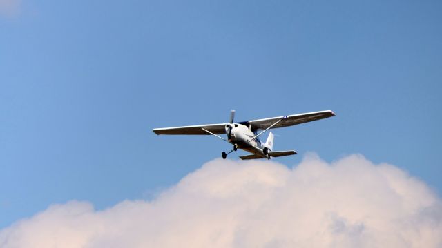 Cessna Skyhawk (N613LG)