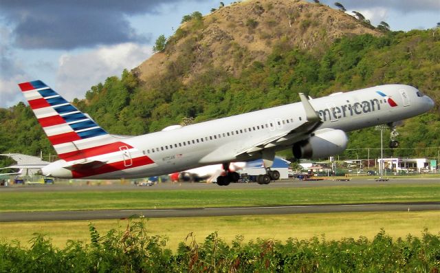Boeing 757-200 (N175AN)