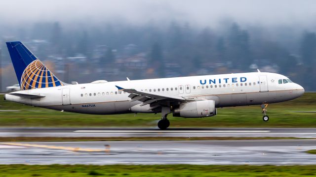 Airbus A320 (N467UA)