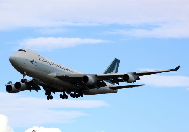 Boeing 747-400 (B-LIF) - Cathay Pacific Boeing 747-400F on final approach into LHR, landing on runway 27L.br /br /Location: Myrtle Ave.br /Date: 04.09.22 (dd/mm/yy)