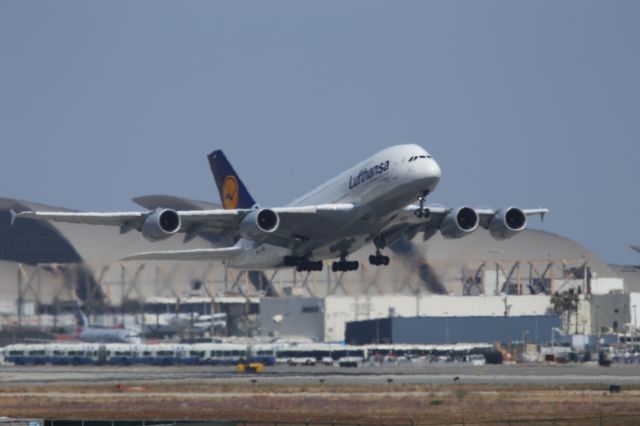 Airbus A380-800 (D-AIMB)