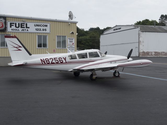 Piper PA-30 Twin Comanche (N8256Y) - 15 JUL 2016.