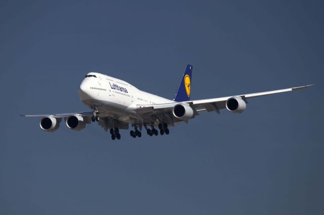 Boeing 747-200 (D-ABYF) - LAX