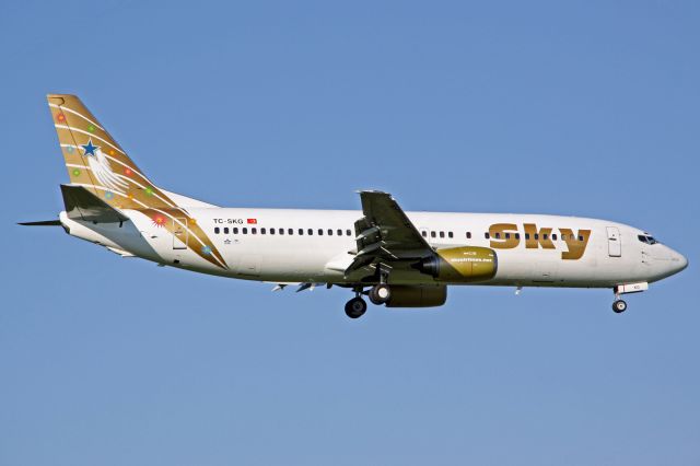BOEING 737-400 (TC-SKG)