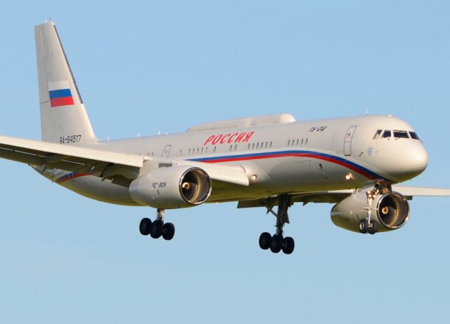 Tupolev Tu-214 (RA-64517) - 05/06/2014br /Landing 27D