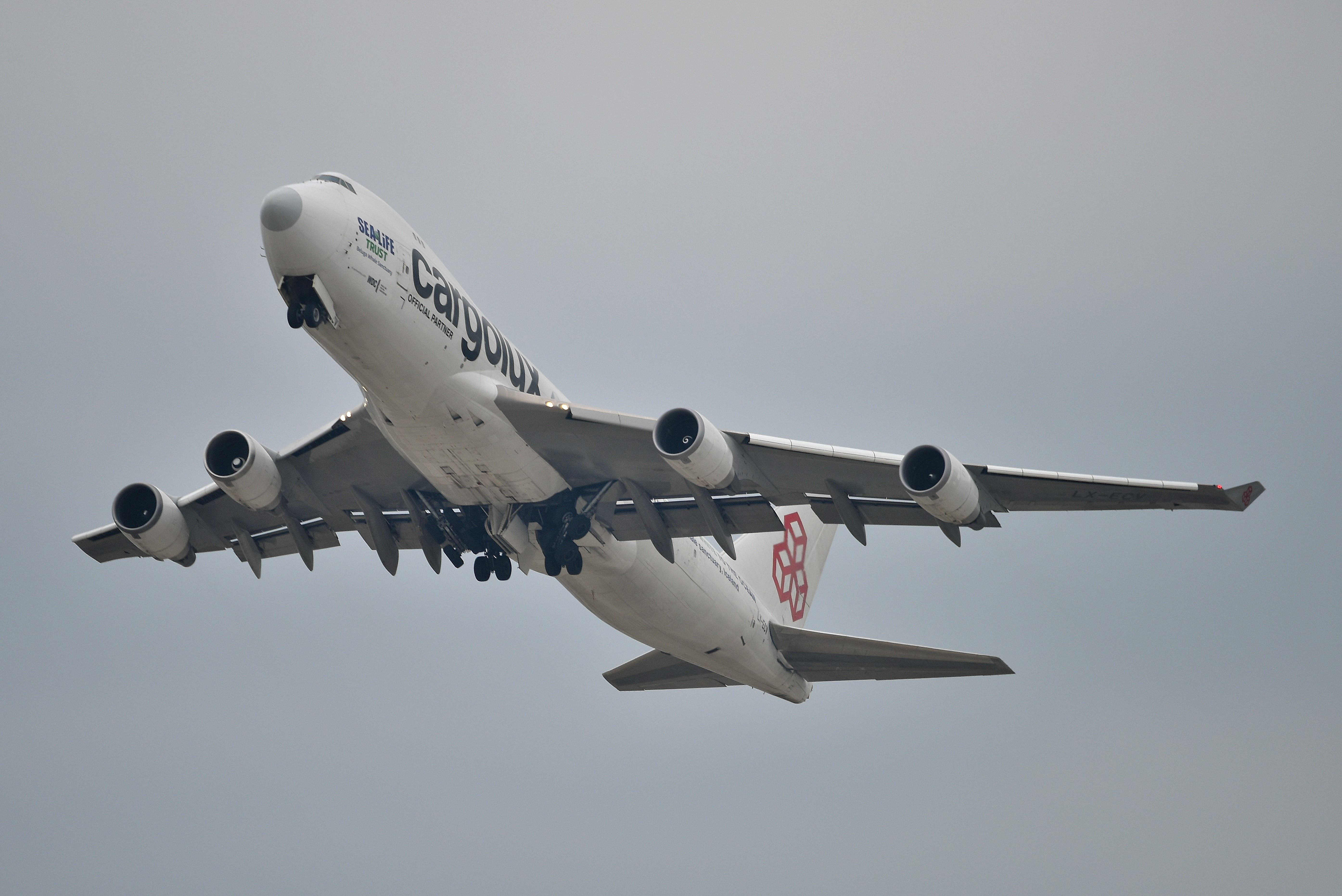 Boeing 747-400 (LX-ECV)