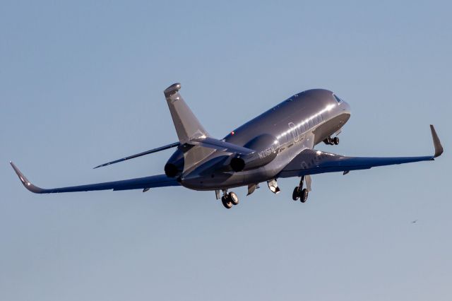 Dassault Falcon 2000 (N215FH)