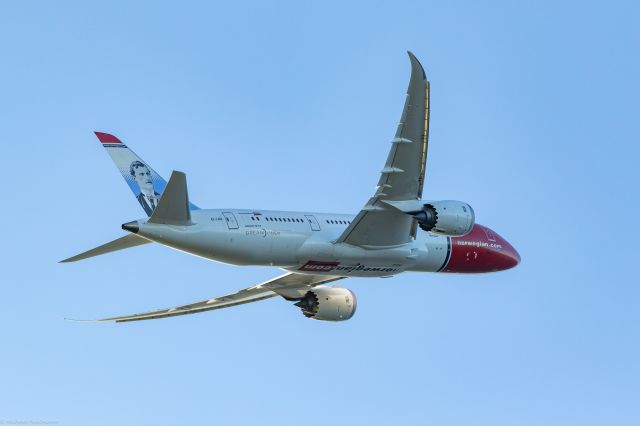 Boeing 787-8 (EI-LNG) - Takeoff from Copenhagen Maj 2015