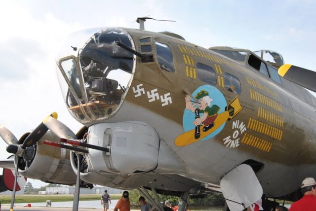 Boeing B-17 Flying Fortress (N93012)