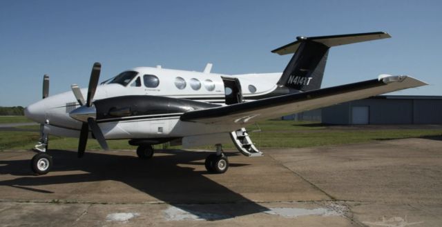 Beechcraft King Air F90 (N414RT)