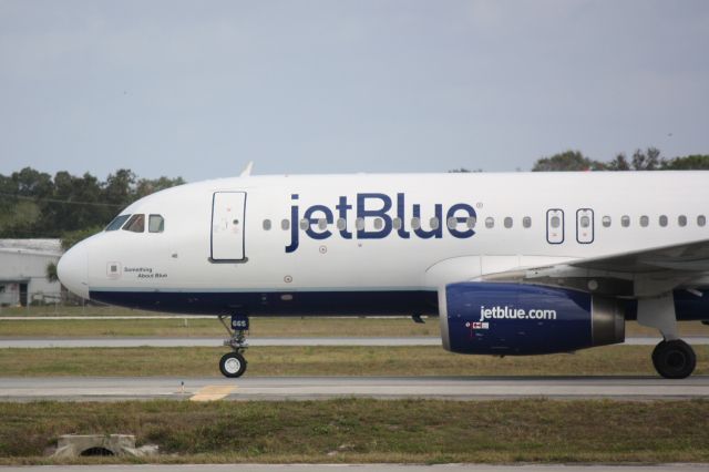 Airbus A320 (N665JB) - JetBlue Flight 163 (N665JB) "Something About Blue" arrives at Sarasota-Bradenton International Airport following a flight from John F Kennedy International Airport