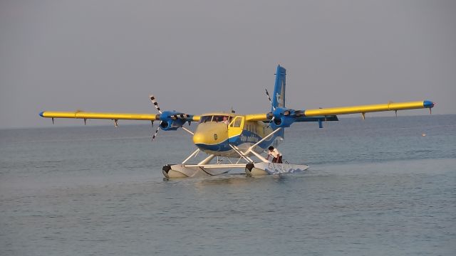 De Havilland Canada Twin Otter (8Q-TMI) - Trans Maldivian