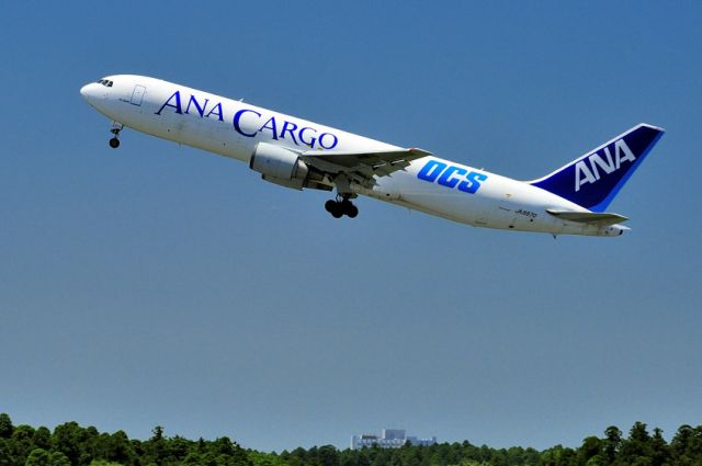 BOEING 767-300 (JA8970) - 20014