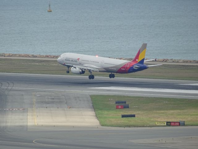 Airbus A321 (HL8004)
