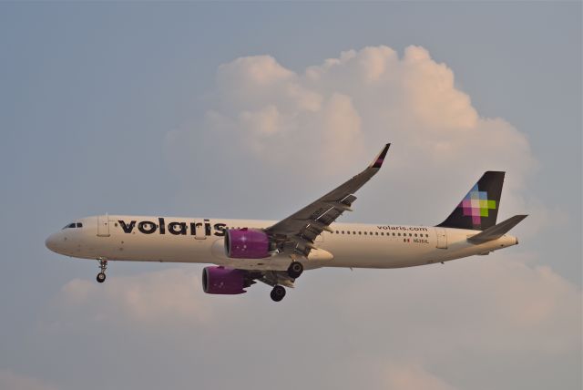 Airbus A321 (N535VL) - Airbus A321-271NXLR N535VL MSN 8087 Volaris is on approach to Mexico City International Airport AICM (03/2019).