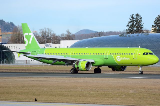 Airbus A321 (VQ-BQK)