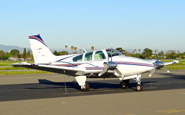 Beechcraft 55 Baron (N1835B)