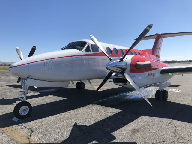 Beechcraft Super King Air 350 (N874UP)