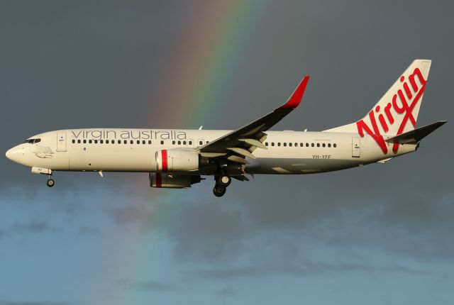 Boeing 737-800 (VH-YFF)