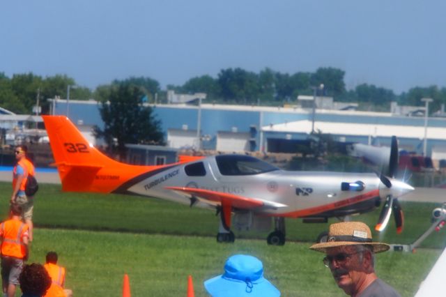 Lancair Legacy 2000 (N707MM)