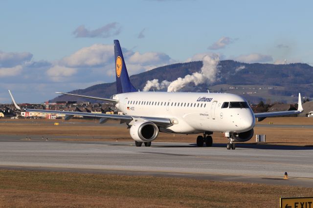 Embraer ERJ-190 (D-AECE)