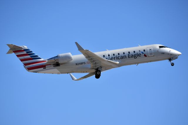 Canadair Regional Jet CRJ-200 (N248PS)