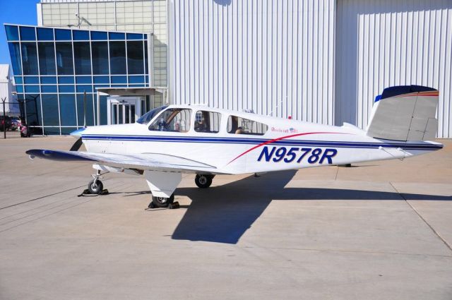 Beechcraft 35 Bonanza (N9578R)