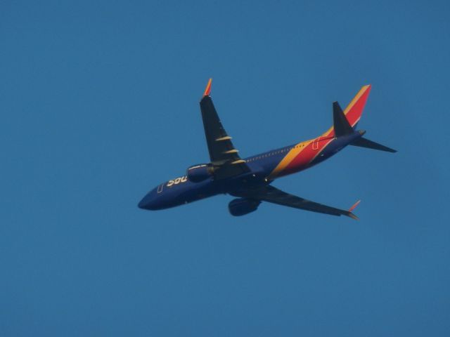 Boeing 737 MAX 8 (N8713M) - A Boeing 737 MAX 8 Approaches Dulles Int Airport