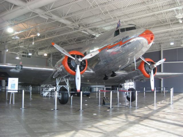 — — - CR SMITH MUSEUM AMERICAN AIRLINES DFW