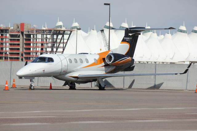 Embraer Phenom 300 (N917LJ)