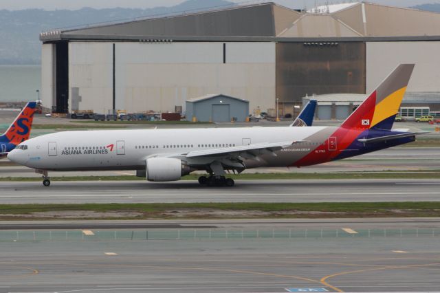 Boeing 777-200 (HL7756)
