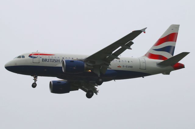 Airbus A318 (G-EUNB) - One of just two British Airways A318 