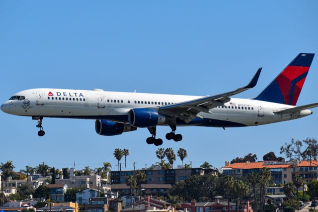 Boeing 757-200 (N702TW) - Delta Airlines 757 landing at San Diego with a special Yankee sticker on it 