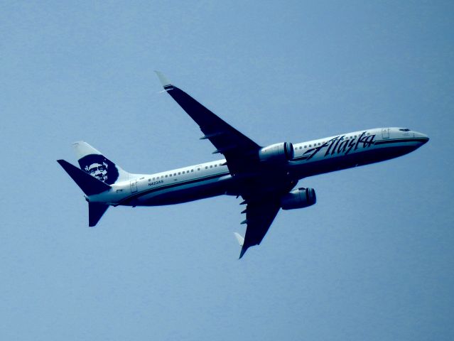 Boeing 737-900 (N423AS) - ASA32 SEA-PHL