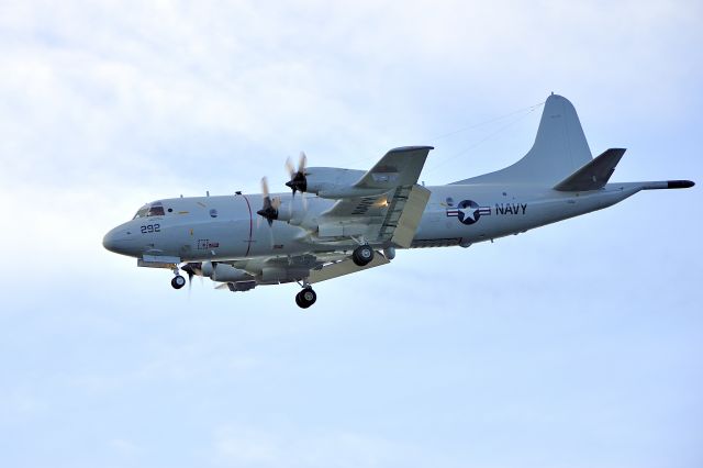 16-3292 — - Final approach to NAS Whidbey